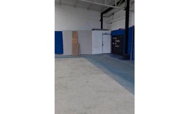 SE ARRIENDA BODEGA EN EL CENTRO