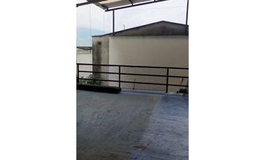 SE ARRIENDA BODEGA EN EL CENTRO