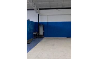 SE ARRIENDA BODEGA EN EL CENTRO