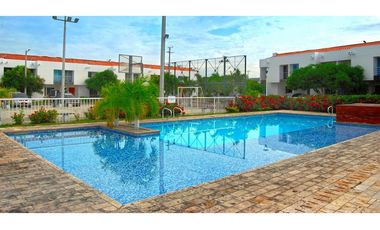 Venta de Casa Esquinera en Conjunto Cerrado con Piscina -Santa Marta