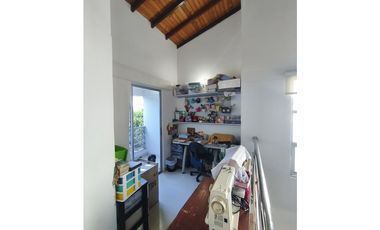 Venta de Casa Esquinera en Conjunto Cerrado con Piscina -Santa Marta