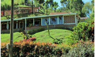 CASA CAMPESTRE AMOBLADA PARA LA VENTA, UBICADA EN BELLA VISTA GUARNE