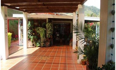 CASA CAMPESTRE AMOBLADA PARA LA VENTA, UBICADA EN BELLA VISTA GUARNE