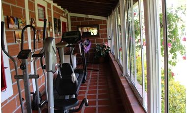 CASA CAMPESTRE AMOBLADA PARA LA VENTA, UBICADA EN BELLA VISTA GUARNE
