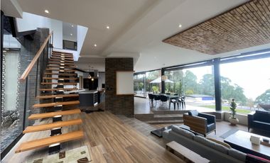 Casa en Arriendo en Altos del Poblado
