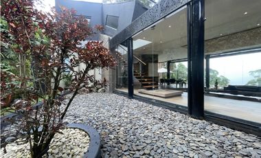 Casa en Arriendo en Altos del Poblado