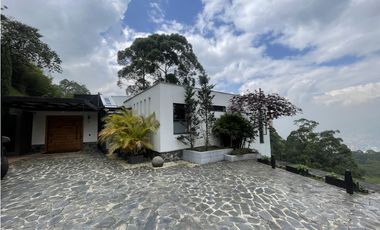 Casa en Arriendo en Altos del Poblado