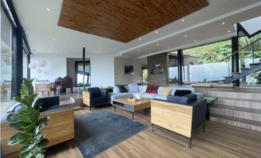 Casa en Arriendo en Altos del Poblado