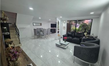 Venta de Casa Unidad Cerrada en El Poblado