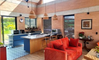 Casa campestre en venta en unidad cerrada via San Antonio la ceja