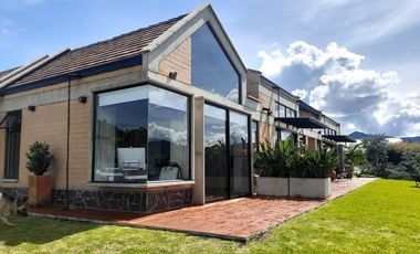 Casa campestre en venta en unidad cerrada via San Antonio la ceja