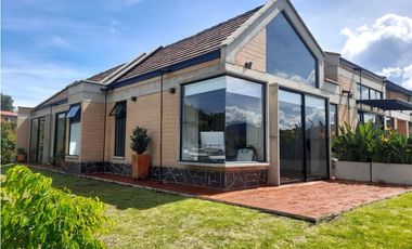 Casa campestre en venta en unidad cerrada via San Antonio la ceja