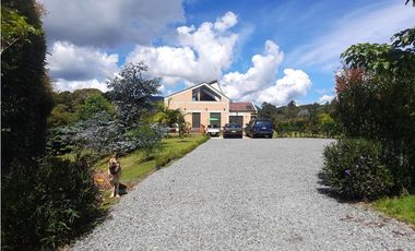 Casa campestre en venta en unidad cerrada via San Antonio la ceja