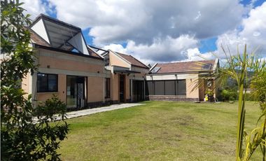 Casa campestre en venta en unidad cerrada via San Antonio la ceja