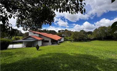 Casa finca campestre en venta sector el Yarumo vía San Antonio la ceja