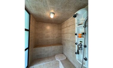 VENTA DE LUJOSA CASA EN EXCLUSIVA UNIDAD CERRADA EN EL POBLADO