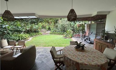 VENTA DE LUJOSA CASA EN EXCLUSIVA UNIDAD CERRADA EN EL POBLADO