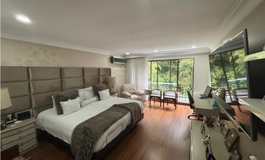 VENTA DE LUJOSA CASA EN EXCLUSIVA UNIDAD CERRADA EN EL POBLADO