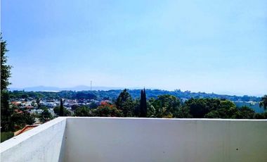 VENTA DE CASA CON ALBERCA EN CONDOMINIO LOMAS DE CORTES CUERNAVACA