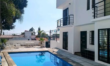 VENTA DE CASA CON ALBERCA EN CONDOMINIO LOMAS DE CORTES CUERNAVACA
