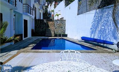 VENTA DE CASA CON ALBERCA EN CONDOMINIO LOMAS DE CORTES CUERNAVACA