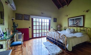 CASA 7 AMBIENTES VENTA RANELAGH JARDIN POR INOMATA