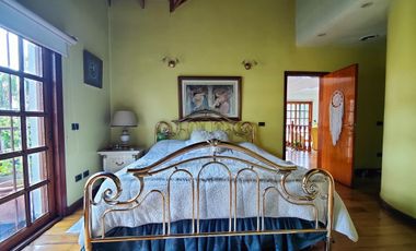 CASA 7 AMBIENTES VENTA RANELAGH JARDIN POR INOMATA