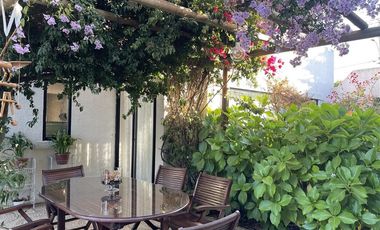 Casa en Arriendo en HERMOSA Y COMODA PROPIEDAD EN ARRIENDO DIARIO UBICADA EN MAITENCILLO 5 DORMITORIOS 4 BAÑOS