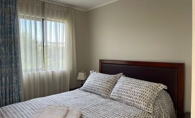 Casa en Arriendo en HERMOSA Y COMODA PROPIEDAD EN ARRIENDO DIARIO UBICADA EN MAITENCILLO 5 DORMITORIOS 4 BAÑOS