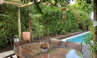 Casa en Arriendo en HERMOSA Y COMODA PROPIEDAD EN ARRIENDO DIARIO UBICADA EN MAITENCILLO 5 DORMITORIOS 4 BAÑOS