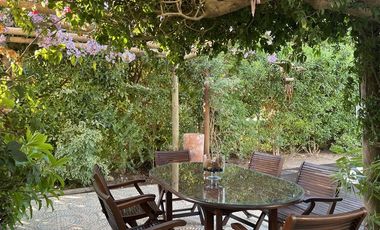 Casa en Arriendo en HERMOSA Y COMODA PROPIEDAD EN ARRIENDO DIARIO UBICADA EN MAITENCILLO 5 DORMITORIOS 4 BAÑOS