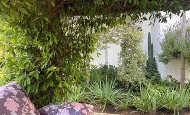 Casa en Arriendo en HERMOSA Y COMODA PROPIEDAD EN ARRIENDO DIARIO UBICADA EN MAITENCILLO 5 DORMITORIOS 4 BAÑOS