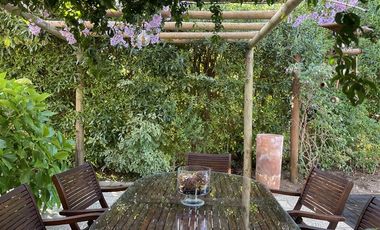 Casa en Arriendo en HERMOSA Y COMODA PROPIEDAD EN ARRIENDO DIARIO UBICADA EN MAITENCILLO 5 DORMITORIOS 4 BAÑOS