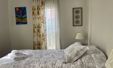 Casa en Arriendo en HERMOSA Y COMODA PROPIEDAD EN ARRIENDO DIARIO UBICADA EN MAITENCILLO 5 DORMITORIOS 4 BAÑOS