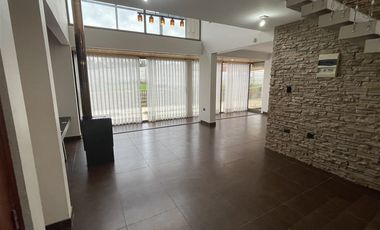 Casa en Arriendo en Sector Teniente Serrano