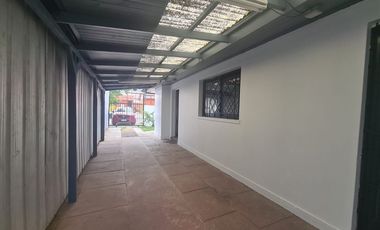 Casa en Arriendo en Población Cuadra