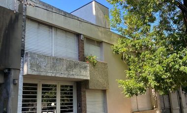 VENTA Casa 4 Dormitorios. Cochera - Parque