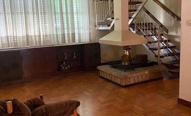 VENTA Casa 4 Dormitorios. Cochera - Parque