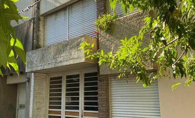 VENTA Casa 4 Dormitorios. Cochera - Parque