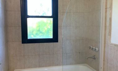 Alquiler casa a laguna Las Glorietas, Nordelta