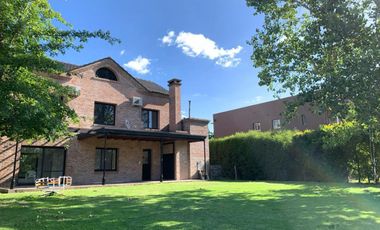 Alquiler casa a laguna Las Glorietas, Nordelta