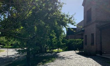 Alquiler casa a laguna Las Glorietas, Nordelta