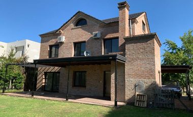 Alquiler casa a laguna Las Glorietas, Nordelta