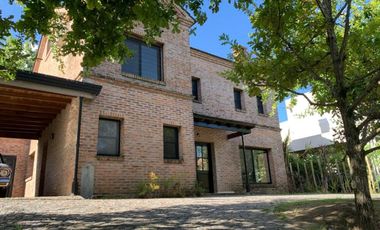 Alquiler casa a laguna Las Glorietas, Nordelta