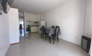 DEPTO 2 AMB ALQUILER CASEROS CON COCHERA