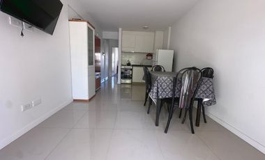 DEPTO 2 AMB ALQUILER CASEROS CON COCHERA