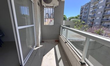 DEPTO 2 AMB ALQUILER CASEROS CON COCHERA