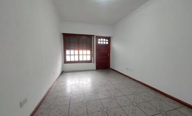 Casa PH en alquiler en Lanus Oeste