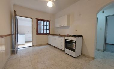 Casa PH en alquiler en Lanus Oeste