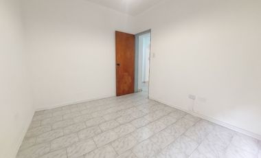 Casa PH en alquiler en Lanus Oeste